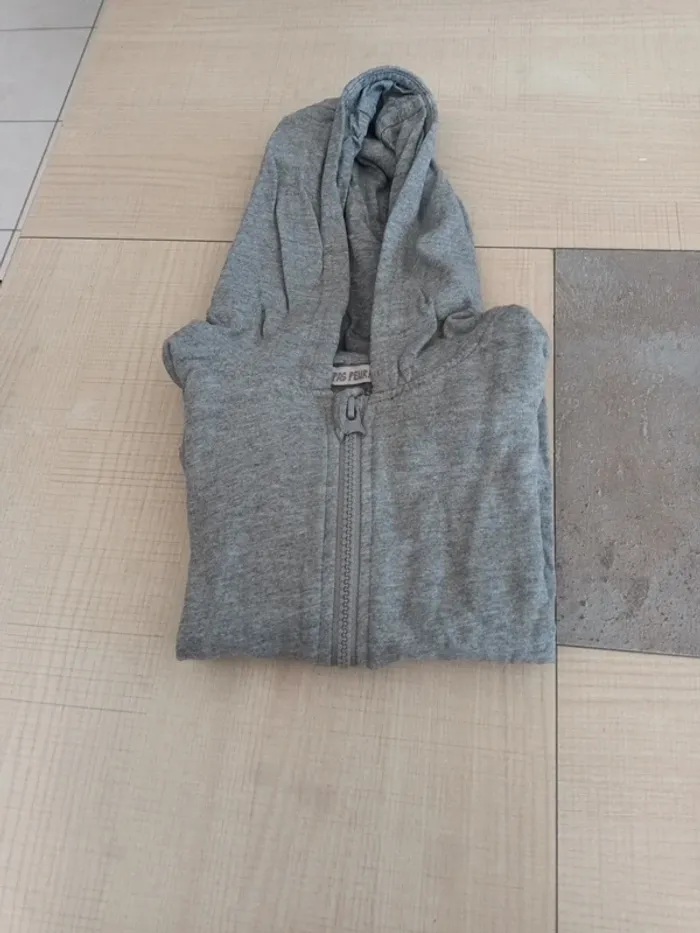 Gilet zippé à capuche garçon 3 ans