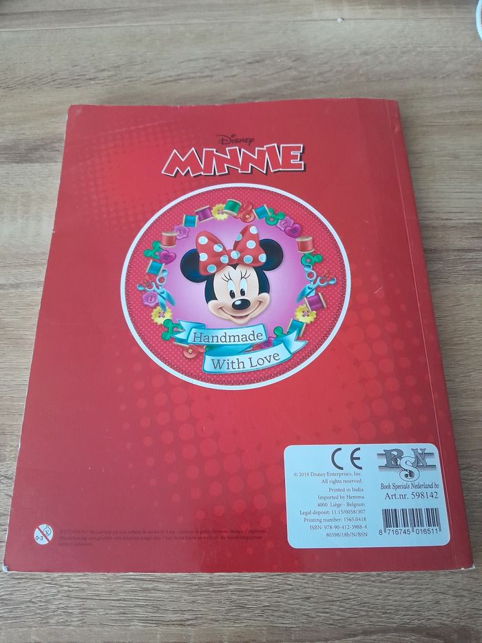 Cahier de coloriage Minie méga color - photo numéro 2