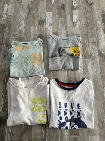 Lot 4 tee-shirts 6 ans