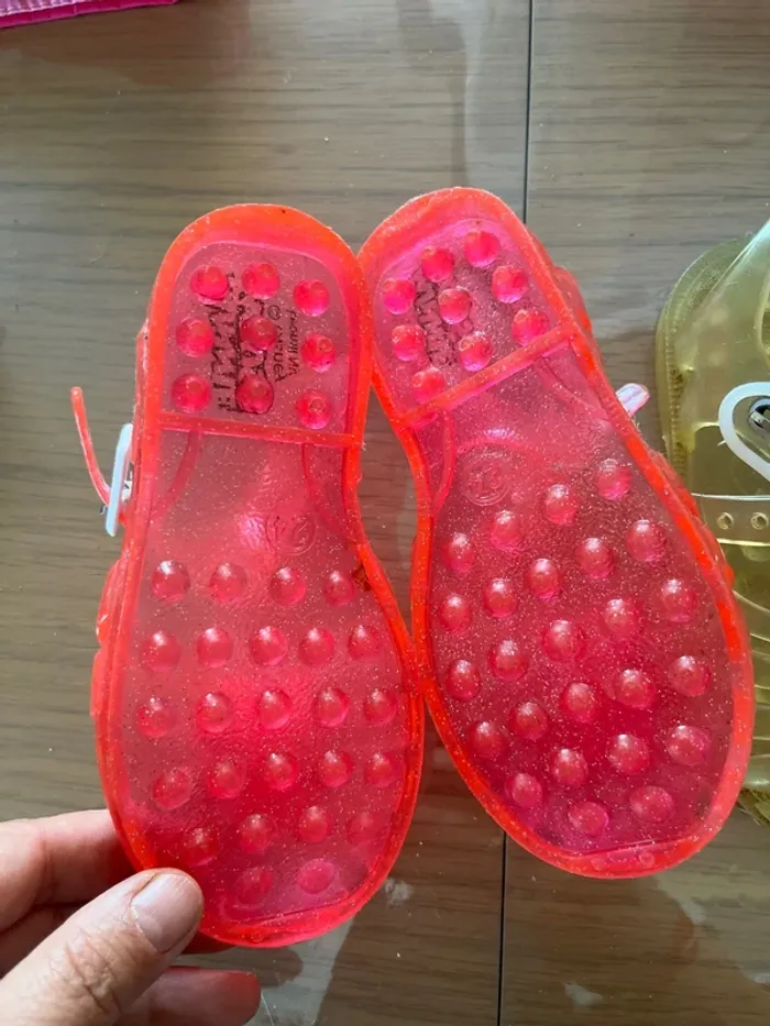 Chaussure d’eau taille 24 et 25 - photo numéro 4