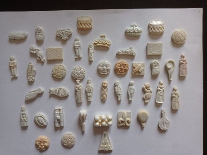 Lot de 40 fèves blanches en céramique