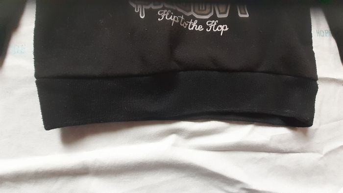 Sweet à capuche noir melotonné avec motifs multicolores - photo numéro 6