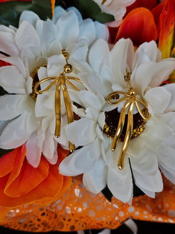 Boucles d oreilles pendantes avec nœuds