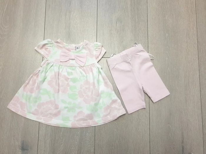 Très bel ensemble 2 pièces. Fille 3 mois