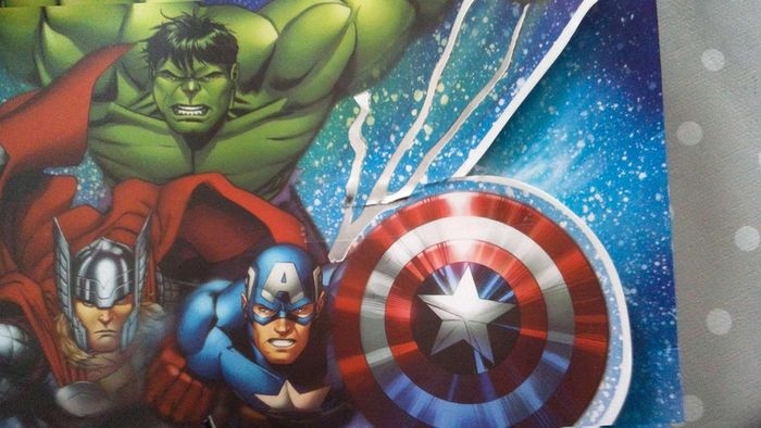 Sac cadeau Avengers en papier - photo numéro 2