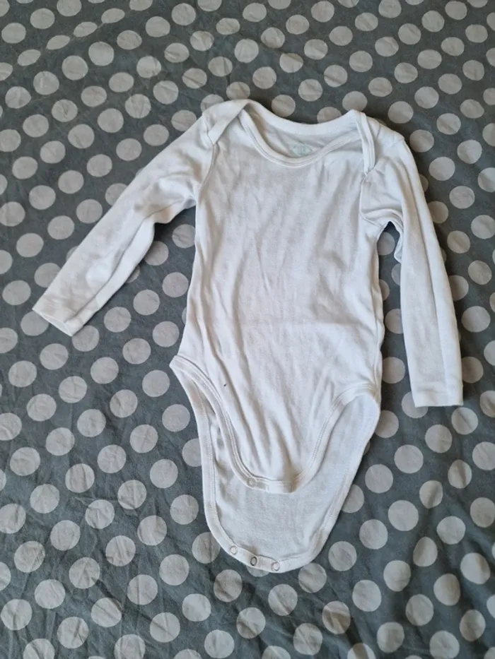 9 bodys 24 mois - photo numéro 4