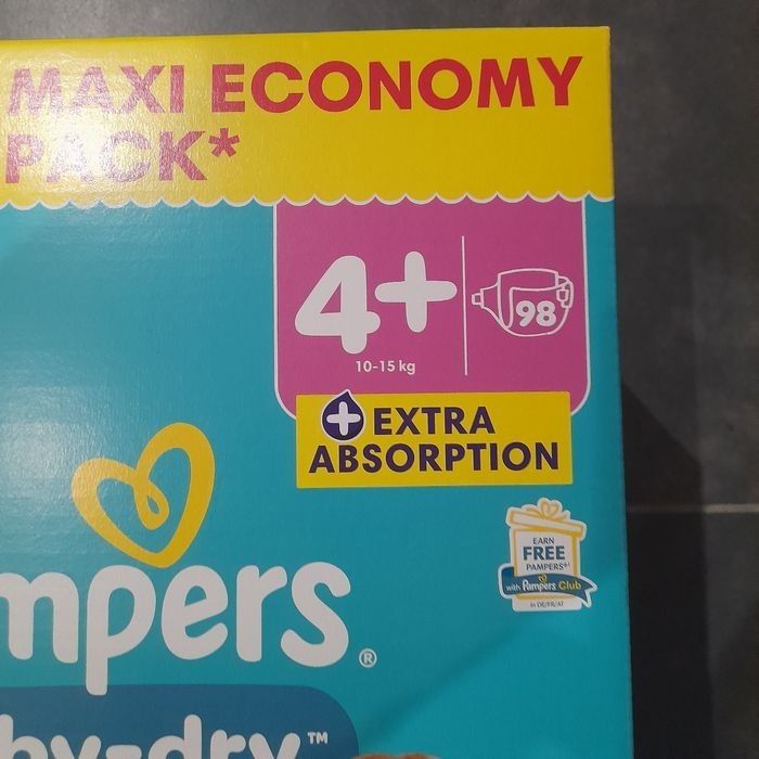 196 couches pampers baby-dry taille 4+ 10-15kg - photo numéro 2
