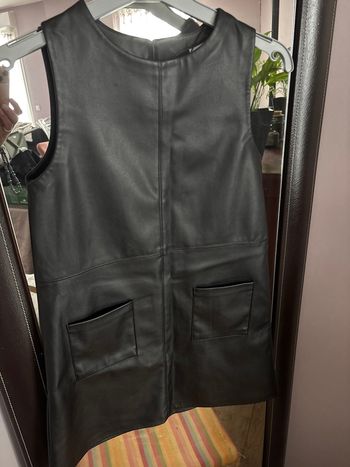 Robe noire fille simil cuir zara