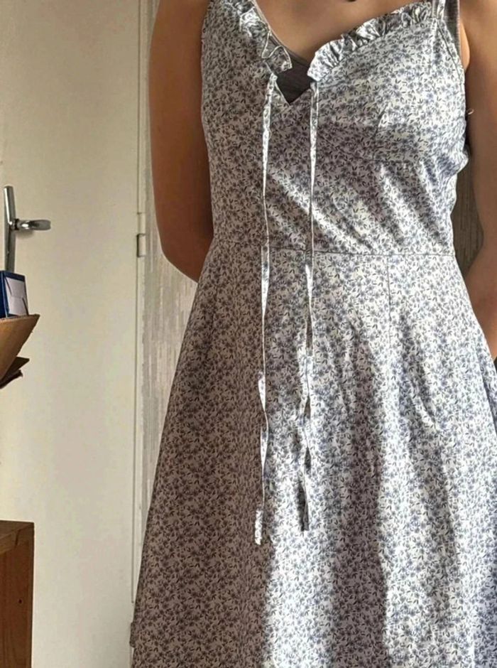 Tres jolie robe taille 38 - photo numéro 5