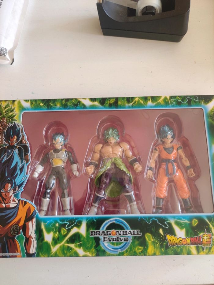 Tripack Pack figurine Dragon Ball Evolve Goku ssj Blue Vegeta ssj Blue et Broly neuf