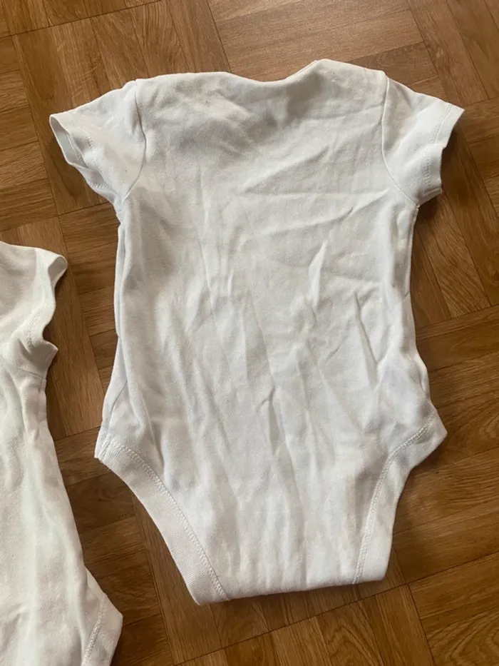 Lot de 2 body à manches courtes blanc taille 12/18 mois Primark - photo numéro 7