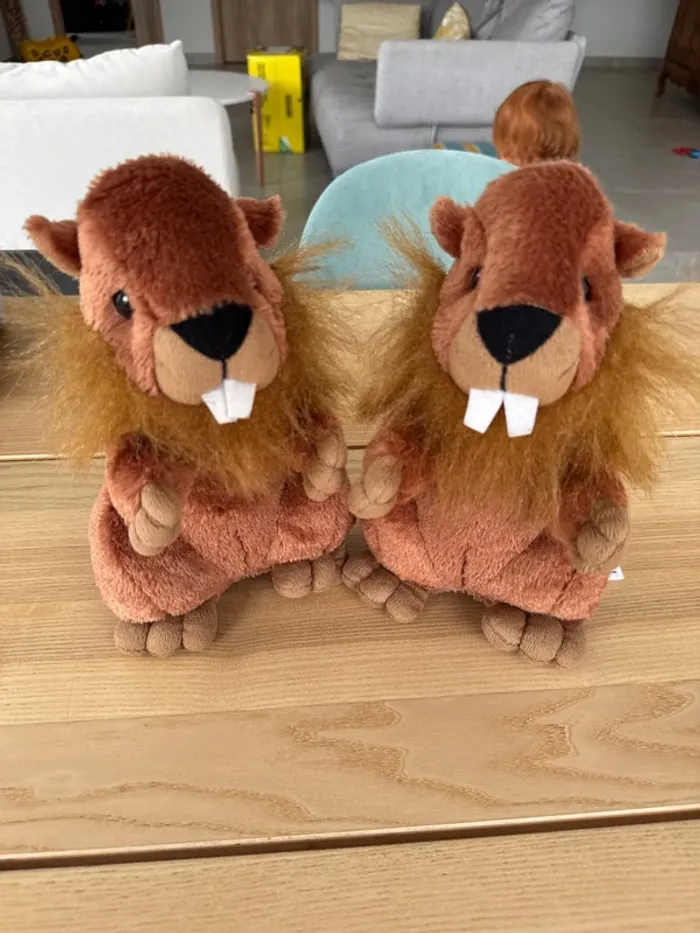 Lot 2 marmottes peluches