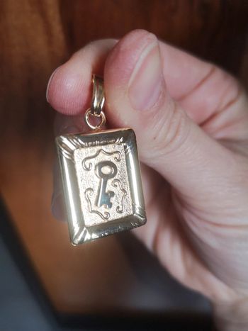 Pendentif plaqué or