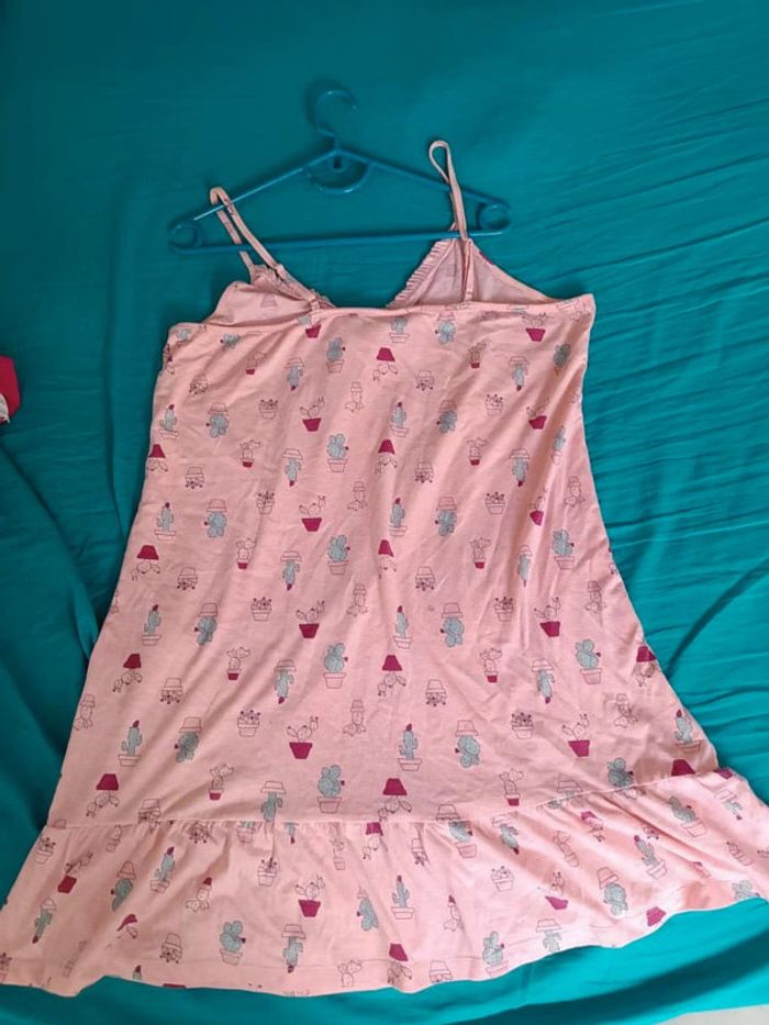 Robe de nuit taille 46/48 - photo numéro 2
