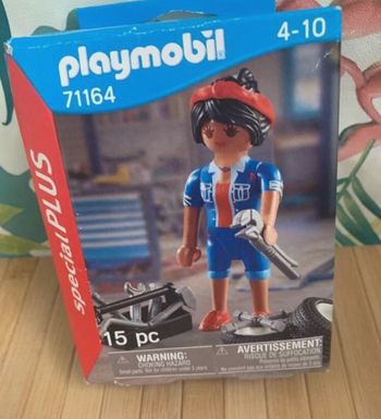 La mécanicienne playmobil 71164