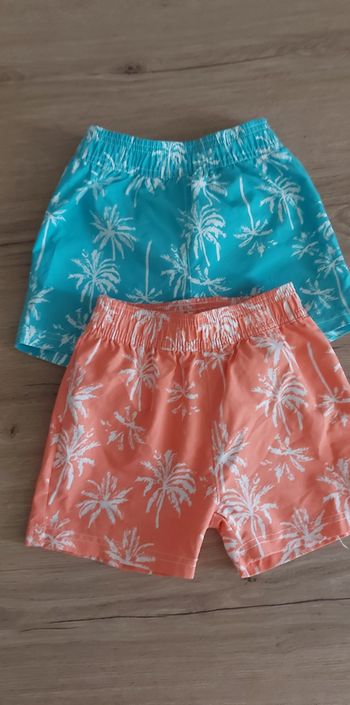 2 shorts de bain neuf