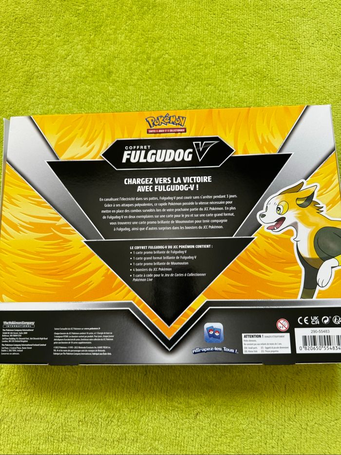 Coffret Pokémon Fulgudog V 4 boosters Neuf et scellé - photo numéro 5