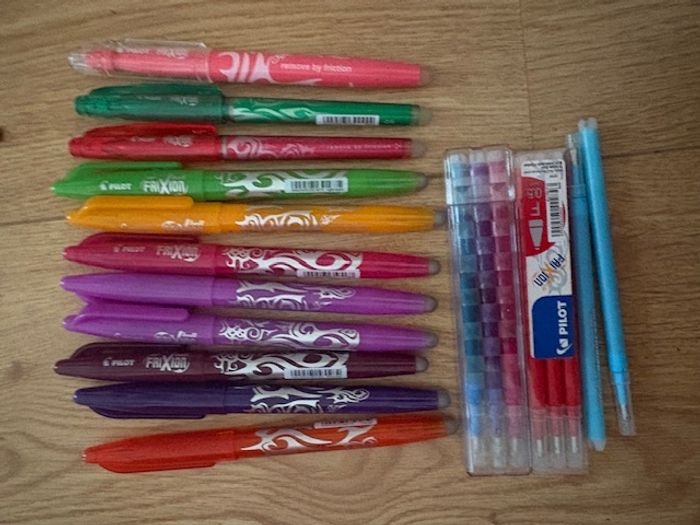 Lots de stylos frixion et recharges