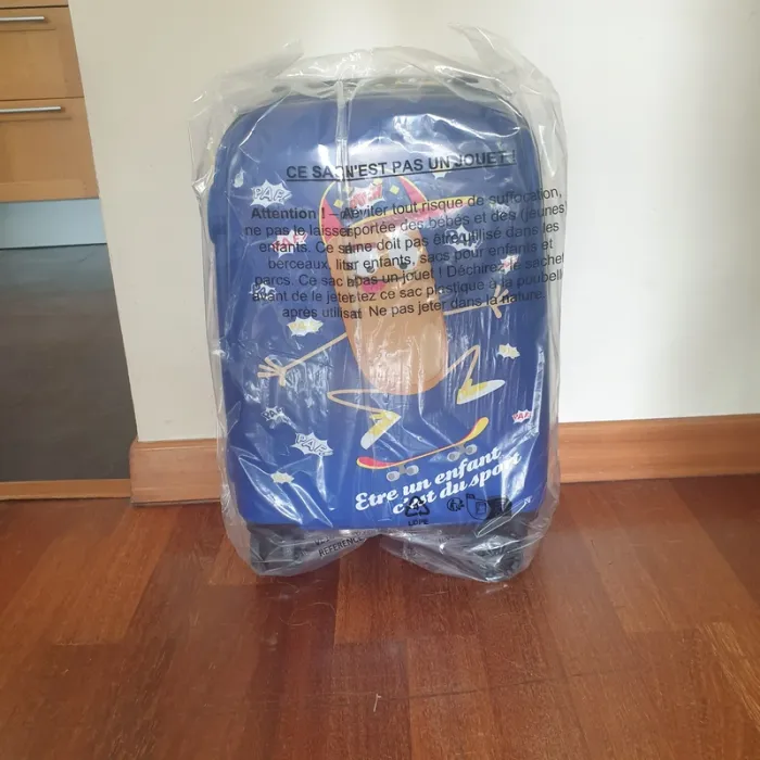 Valise cabine bleu Pitch avec fermeture zip jaune neuve
