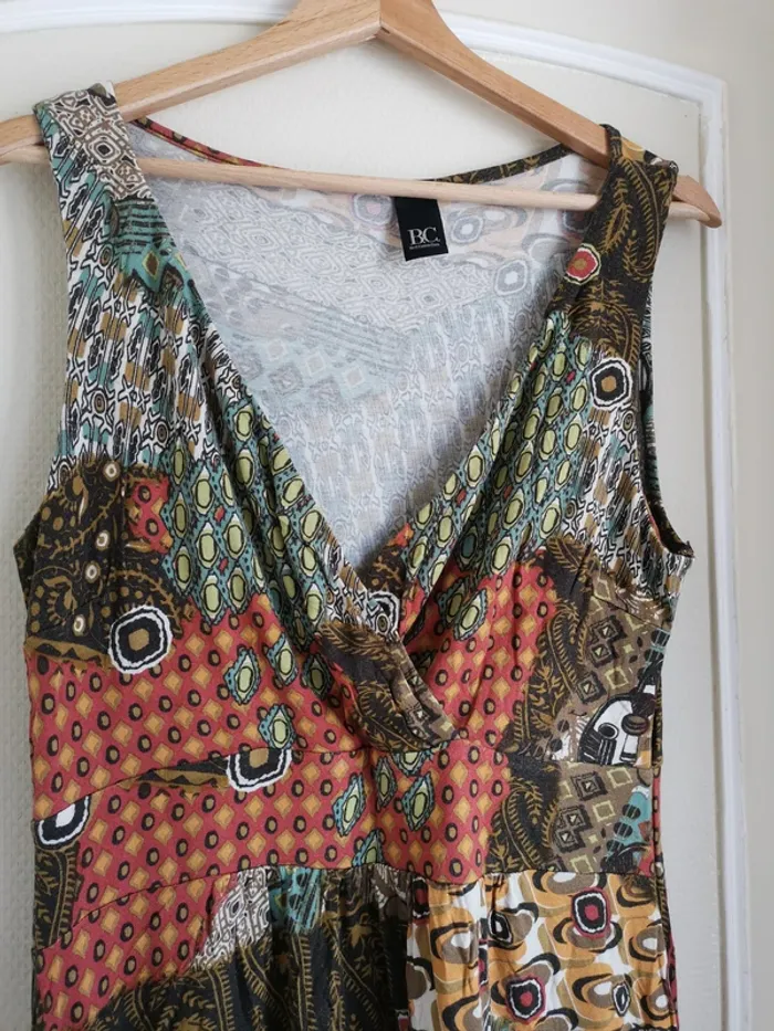Robe lègere à motifs col en V taille 40 - photo numéro 2