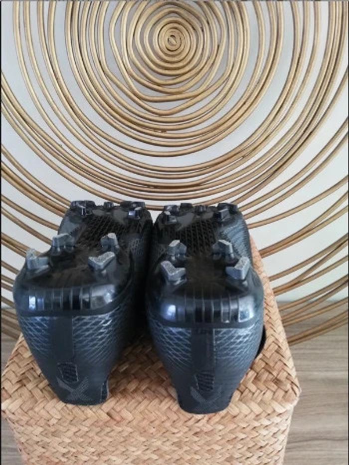 Paires de crampons Adidas Pointure 36 - photo numéro 7
