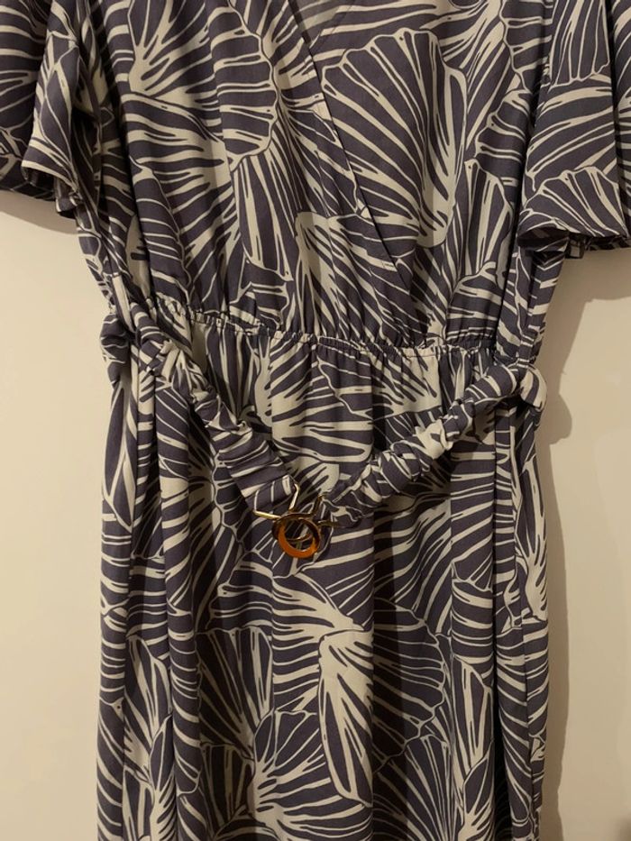 Robe trapèze avec ceinture taille haute Col V manches courtes - photo numéro 2