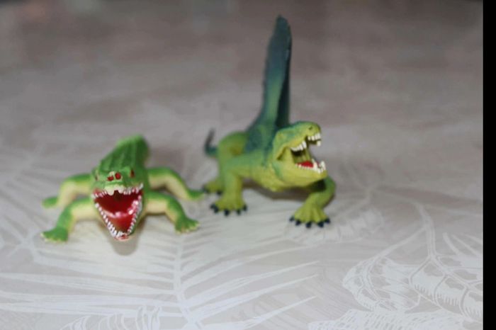 lot crocodile et dinosaure - photo numéro 2