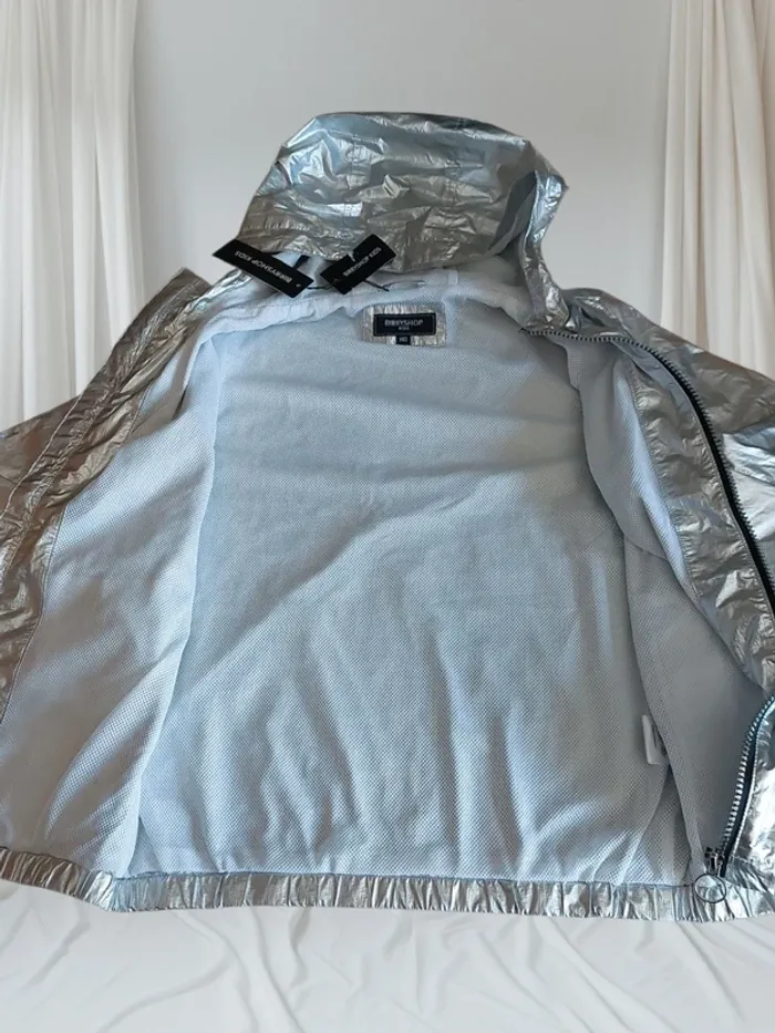 Veste coupe vent enfant T.10 ans neuve avec étiquette - photo numéro 3