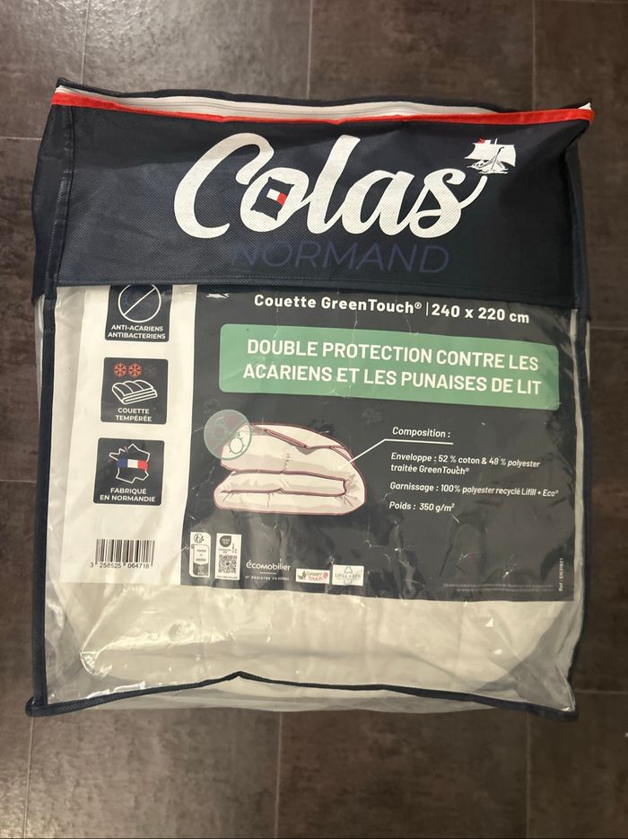 Couette 220x240cm NEUVE Colas