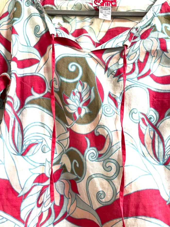 Charmante Blouse avec ses volutes fleuries  T 42 - TBE voile de coton - photo numéro 6