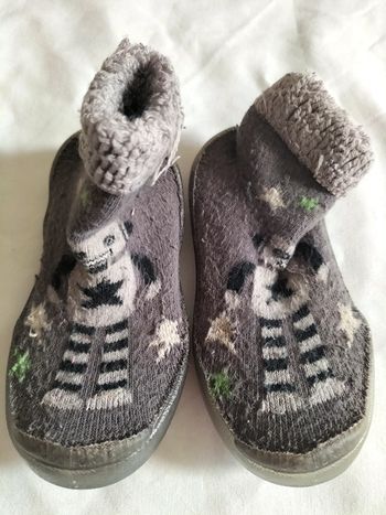 Chaussettes antidérapantes taille 13.5