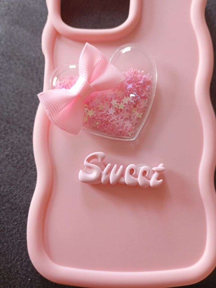 Coque rose redmi 13c + accessoires ( lance de téléphone, petit sticker coeur + sweet ) - photo numéro 3