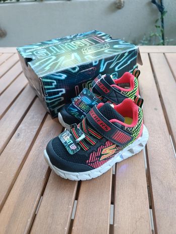 Baskets Skechers lights garçon pointure 21