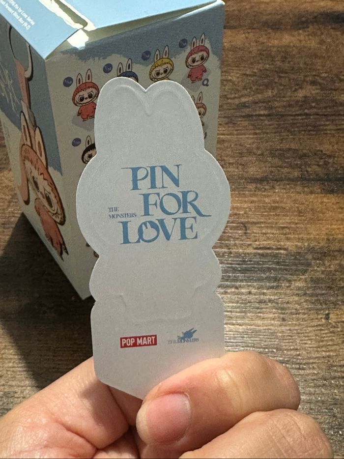 Pin for love R noir  labubu the monsters neuf authentique - photo numéro 6