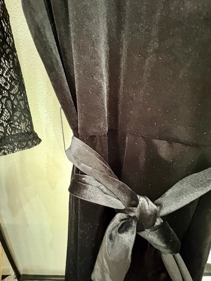 Robe noire en velours et en dentelle Jacqueline Riu - Taille 40 - photo numéro 5