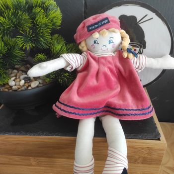 Doudou Poupee Sucre D'orge Fille Robe Rose Chapeau Tresses Blonde Bonnet Marin