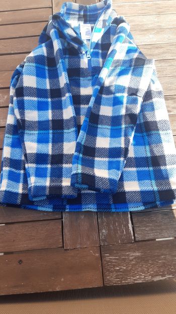 Pulls polaire  quechua  5 ans