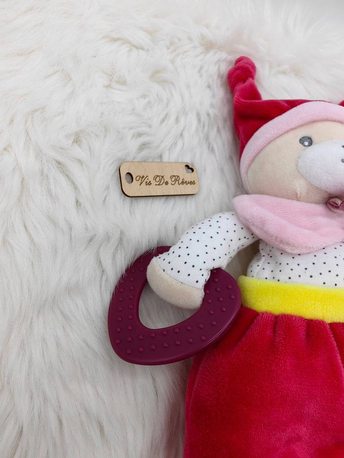 udou Pantin D'activités Brioche Baby Nat BN0735
Bonnet, col
Anneau de dentition en parfait état Pois sur le haut et le Dessous des pieds
Couleurs : rouge rosé blanc beige jaune noir violet mauve
Marque : Baby Nat', Ref BNO735 État: Comme Neuf
Vo - photo numéro 4