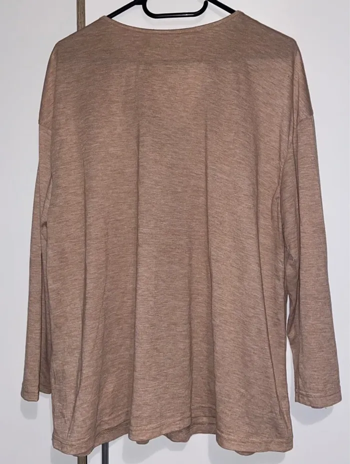 Pull beige col V coloré - photo numéro 4