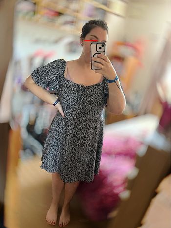 Robe noir fleuris manches bouffantes Shein