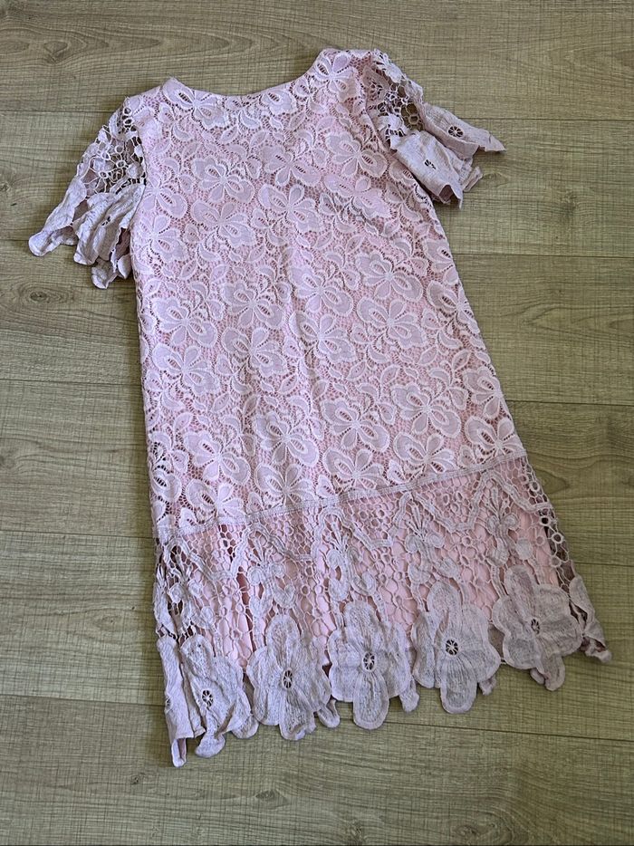 Robe rose en dentelle Mela London taille européenne 36 jamais portée - photo numéro 8