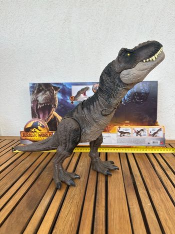 Dinosaure t rex Jurassic World 