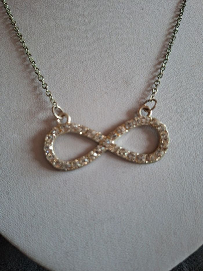Élégant Collier Pendentif Infini Orné de Strass - Très Bon État - photo numéro 4