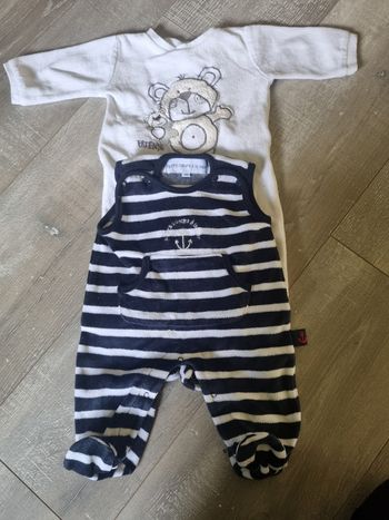 Lot 2 pyjamas 1 mois