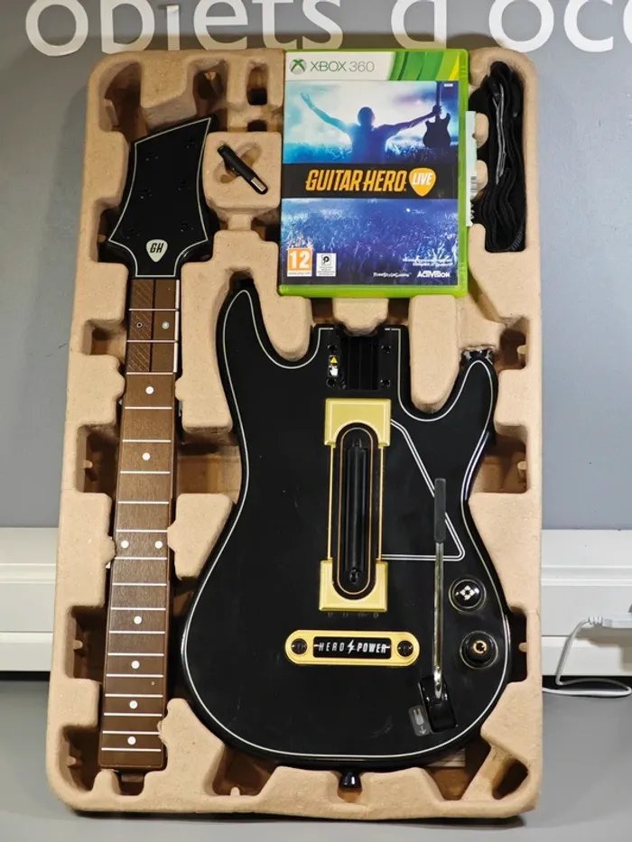 Pack Guitar Hero Live jeu & guitare pour Xbox 360 - photo numéro 2