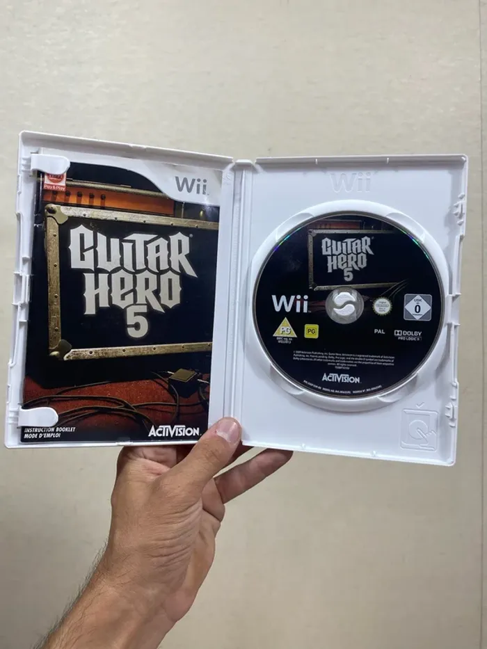 🎸 Jeu Wii - Guitar Hero 5 (complet, version française intégrale) - photo numéro 3