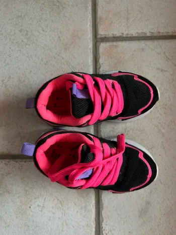 Basket Primark taille 24 état neuf