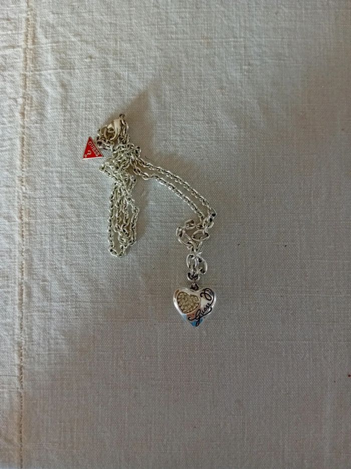 Collier guess argenté