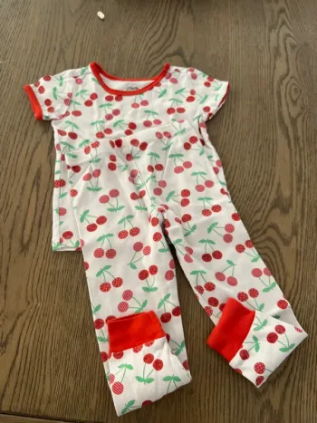 Pyjama cerise 3 ans