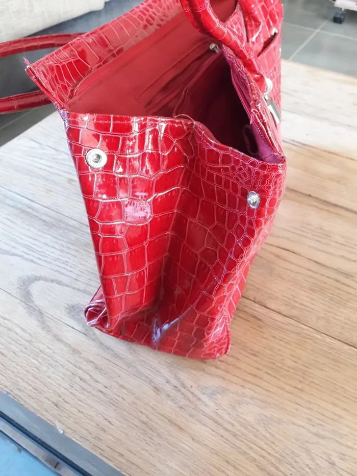 Sac à mains rouge neuf effet croco - photo numéro 2
